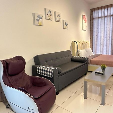 Beacon Exec Suites# Msg Chair#Disney Hotstar George Town Bagian luar foto
