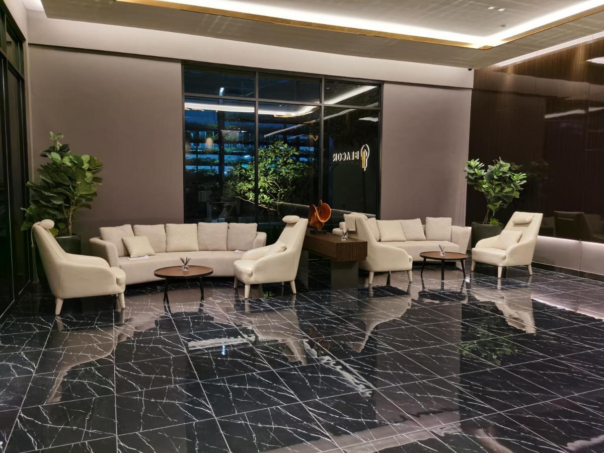 Beacon Exec Suites# Msg Chair#Disney Hotstar George Town Bagian luar foto