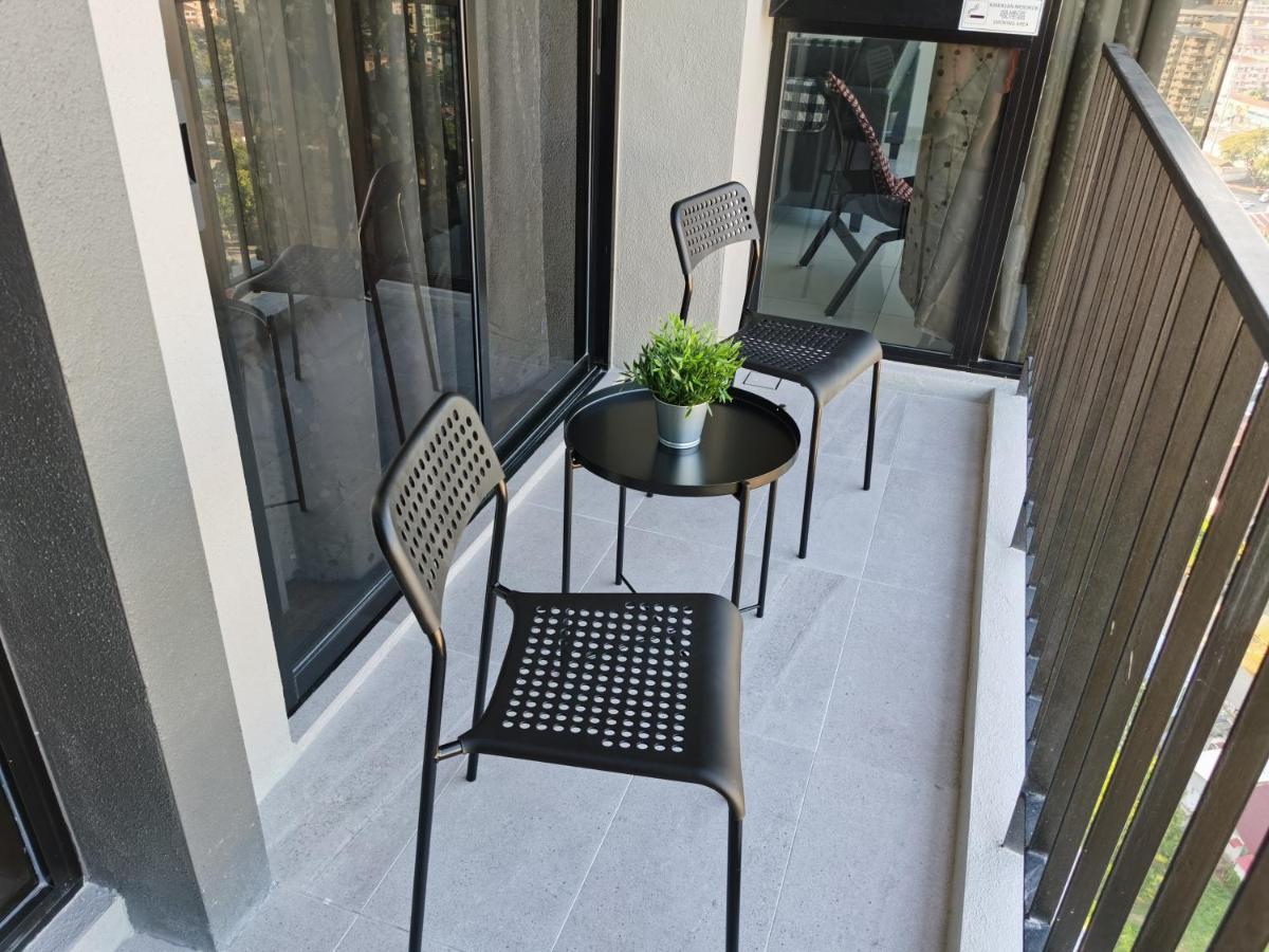 Beacon Exec Suites# Msg Chair#Disney Hotstar George Town Bagian luar foto