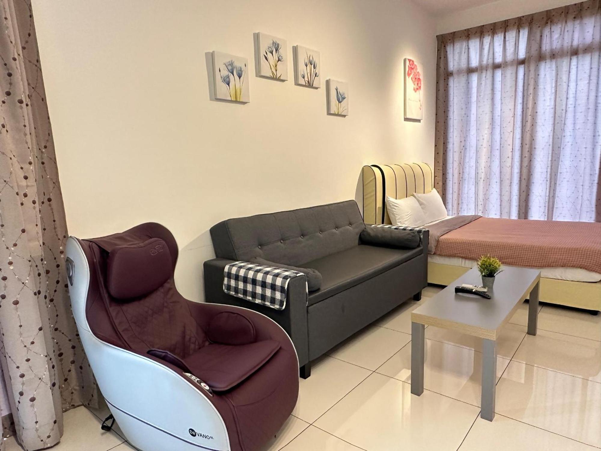 Beacon Exec Suites# Msg Chair#Disney Hotstar George Town Bagian luar foto